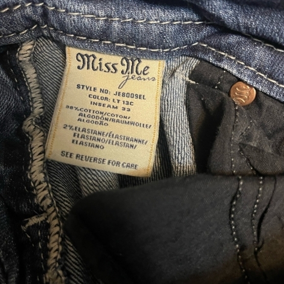 Miss Me Women’s Easy Boot Rhinestone and Sequin Back-flap Pocket Jeans NWOT - Picture 5 of 7